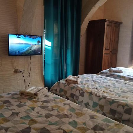 Ta Majsi Farmhouse With Indoor Heated Pool ซานลอว์เรนซ์ ภายนอก รูปภาพ
