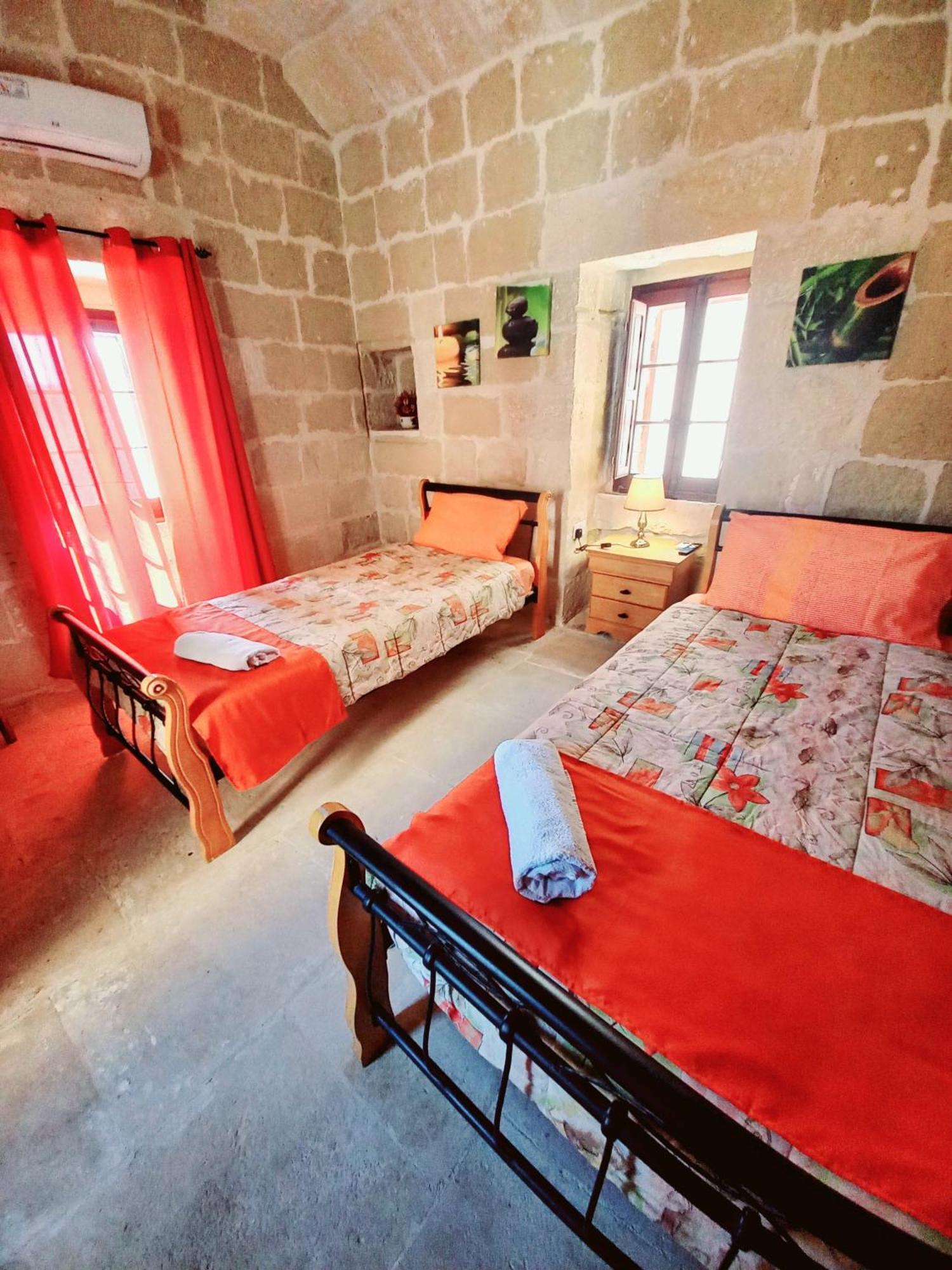 Ta Majsi Farmhouse With Indoor Heated Pool ซานลอว์เรนซ์ ภายนอก รูปภาพ