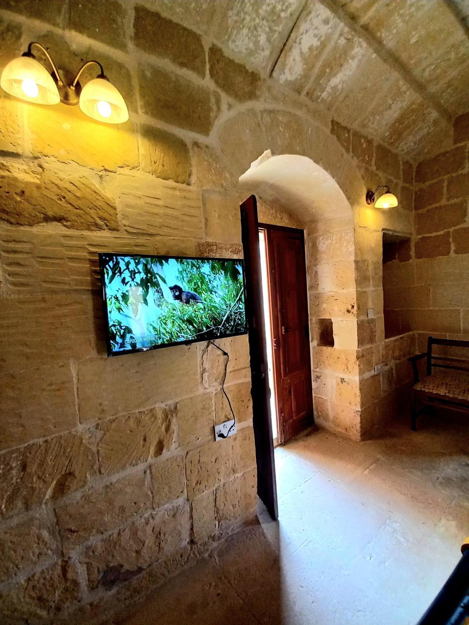 Ta Majsi Farmhouse With Indoor Heated Pool ซานลอว์เรนซ์ ภายนอก รูปภาพ