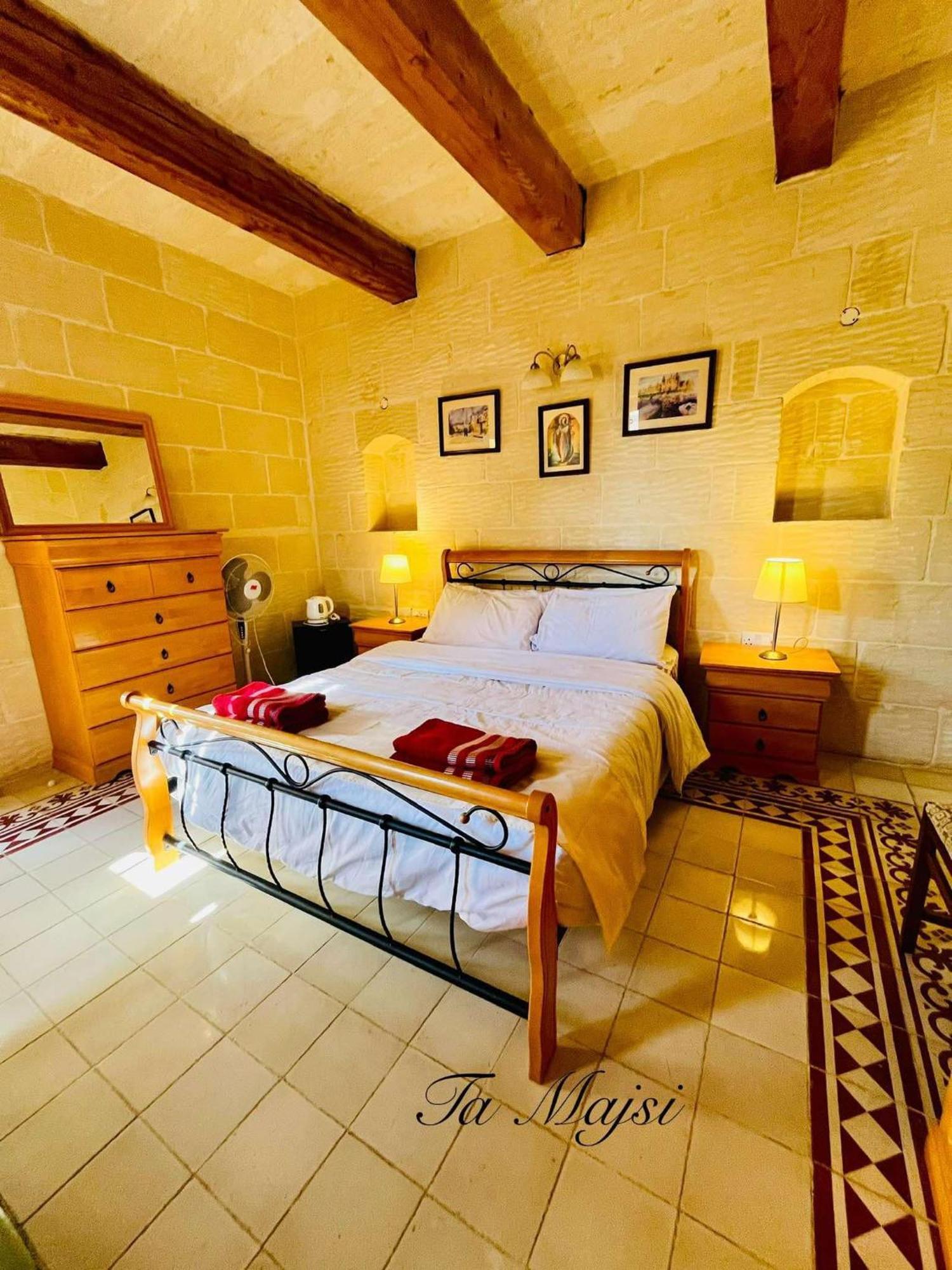 Ta Majsi Farmhouse With Indoor Heated Pool ซานลอว์เรนซ์ ภายนอก รูปภาพ